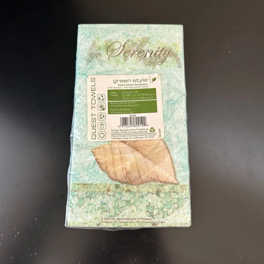 Green Style Earth Smart Disposable Napkins. NWT. 20 Count